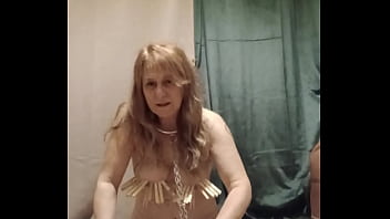 2025 11 12 Esclave F pinces a linge et ceinture