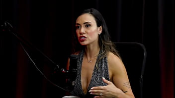 Gosta de viver o presente, contou o que a deixa excitada, gosta de homem divertido, e o teste que a assustou... - Taluane Boom (WATCH ON: SHEER/RED)