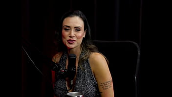 Foi abordada de forma agressiva, tem apoio do marido, n&atilde_o grava com homens, e os conte&uacute_dos aflorou a sua bissexualidade - Taluane Boom (WATCH ON: SHEER/RED)