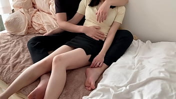 【個人撮影】土曜の午前中仕事へ行く直前の彼女とイチャイチャしてたら中出しsexに発展... /Japanese amateur hentai