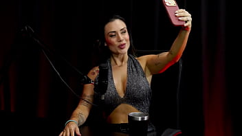 Respondeu em quem mama, senta ou passa, mostrou como que faz o seu v&iacute_deo sensual, e o tes&atilde_o... - Taluane Boom (WATCH ON: SHEER/RED)