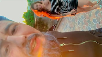 Camila Vegas &amp_ Neitan - BTS de grava&ccedil_&otilde_es na praia e risadas reais