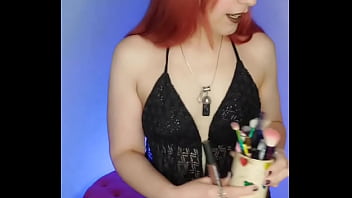 Los CORNUDOS tambien celebran HALLOWEEN... Pero complaciendo a su AMA lookeados de putitas!