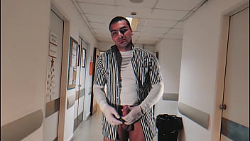 &quot_Haciendo cosas&quot_ en el Hospital - Pene grande de 18 Centimetros - Caballero Sexy Numero Uno Divirti&eacute_ndose - Masturbacion hasta Acabar