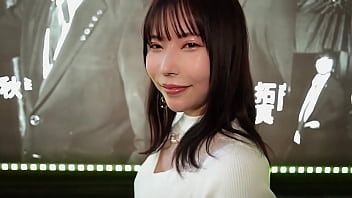 パート1【淫らなテクでち○ぽの射精感を煽りまくる爆乳痴女妻】『アルバイトじゃなくてペットとしてお給仕してほしいな...///』持て余す性欲を満たすため雇った年下君を完全ペット化...！！