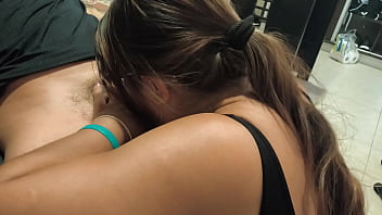 De nuevo con madre soltera, tiene muchas ganas de chupar verga y sacarme toda mi leche