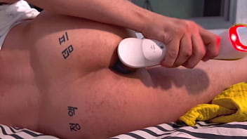 سالب كويتي يوسع طيزه - arab Kuwaiti Bottom Gaping his ass with a vibrator