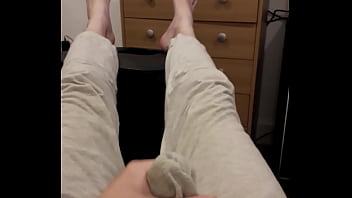 Cums in trousers whilst watching porn