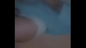 Colegiala se muestra sin el pantal&oacute_n excitada