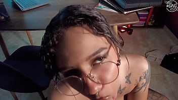 HORNY SECRETARY ASKS HER BOSS FOR A RISE (FREE)