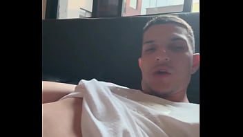 DOMINADOR DOTADO LEITA BOCA DE PUTINHO DEPOIS ENCHE O CU DELE DE PORRA