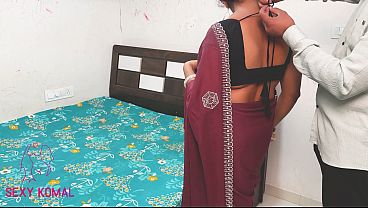 कोमल को पाँव ड्राइवर से छुड़वा टी है रोज रोज