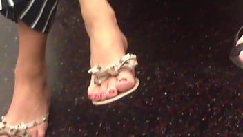Candid feet on nyc train