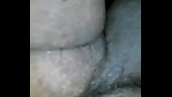 Preta safada tomando no rabo