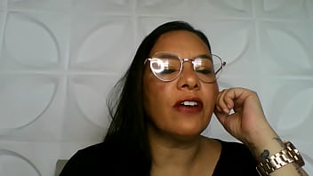 EU A DIRETORA E O FAZ TUDO DA ESCOLA