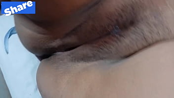 Desi wife ki condom lagakar raat main ki chudai