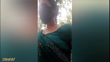 Xxx कंधे पर बैग लेकर जंगल में घूमने निकली थी अंडर वेयर निकाल कर पानी निकाली xxxx