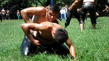 Luta turca com ol&eacute_o - 7