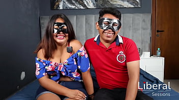 Tres negros se follan a esposa cachonda frente a su esposo