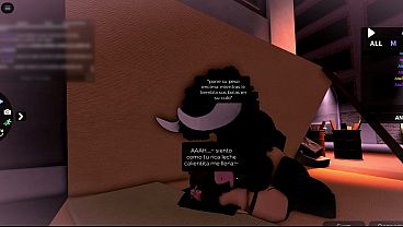 Cerdita rellenada con harto semen en un callejon