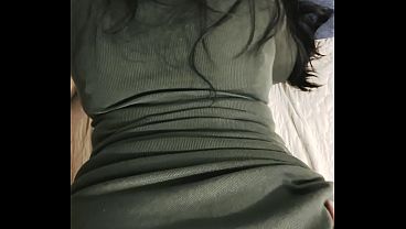 Mi esposa de perrito al final del video me dice que quiere otra verga