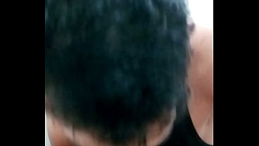 MEU VIZINHO VICIOU NO MEU BOQUETE