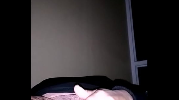 Escucho a mis vecinos culiar y empiezo a tocarme y r&aacute_pido me vengo bien rico solita. La cuarentena me tiene muy caliente.  [GolOsita Chilena]