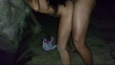 Novinha ficou at&eacute_ tarde na praia acabou transando comigo