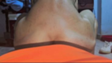 Decidi ejercitarme pero mi hermanastro se puso tan cachondo al ver mi culo que me follo para hacer mas ejercicio