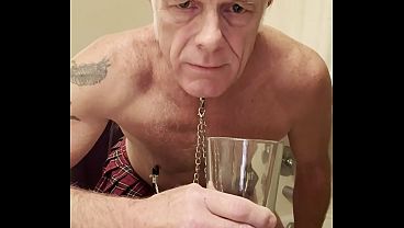 Sissy Perry drinks his pee!