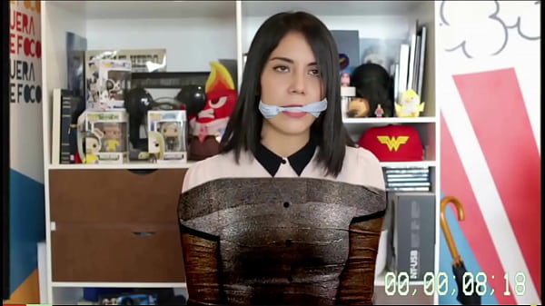 GABY MEZA / FUERA DE FOCO / MRX / Bondage Wonder Woman RESE&Ntilde_A MUJER MARAVILLA - BDSM - YOUTUBER ATADA Y AMORDAZADA (Extended Version)