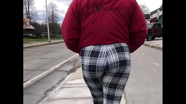 Candid fat ass - Black teen giving me a show (she knows it)