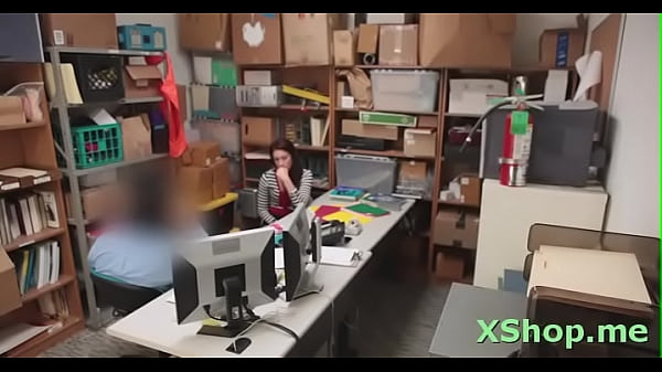 Swingeing floosy Naiomi Mae craves for extreme fuck