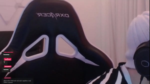 Goularte-san comendo o  cu do monter e bruney ao vivo enquanto come mais duas casadas