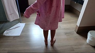 La Otaku T&iacute_mida Resulta ser muy Caliente en la Cama! Se viene Demasiado al Sentir mi Verga