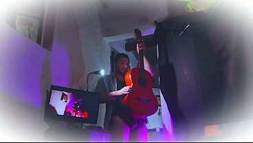 Morado - Cossplay de Doctor Antiguo vestido de Rayas - Sexy N1 - Frotando Guitarra Yamaha C80 por el Pene Grande