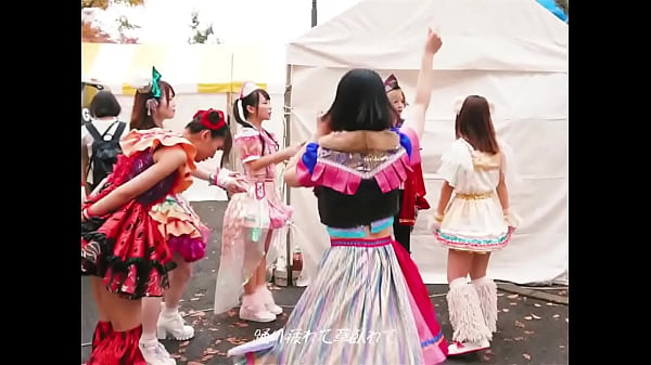 WEAR 呻吟 in the rain