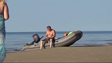 Boatman fucked a hot tourist