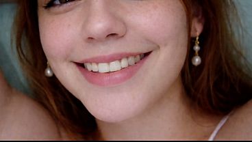 Finalmente consegui foder a novinha da academia. Fudi sua buceta apertadinha e gostosa sem camisinha. Que Del&iacute_cia de branquinha!