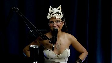 Safada mostra os peitos para responder o &quot_Eu nunca&quot_ e faz um striper sensual - Barbara Sol (WATCH ON: SHEER/RED)