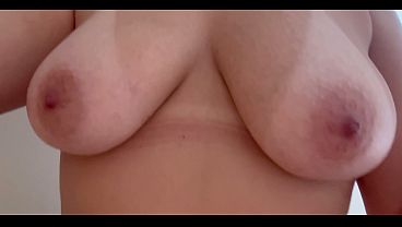 Wife big Tits se exibindo para o vizinho