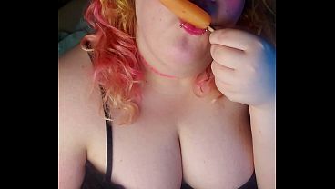 Strawbie popsicle time