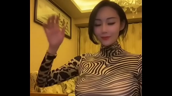 大胸蜂腰肥臀网红小少妇