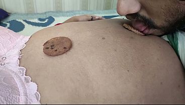 Mallu Wife&rsquo_s Navel Biscuit Lick &ndash_ Hot Bra Dhoti Romance Turns Wild