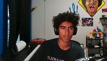 Streamer plays H1gh School Rizz Party