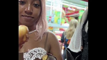 Str8rich saw fijii had her first pizza on a stick at rodeo Houston