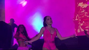 Becky G sin pyama