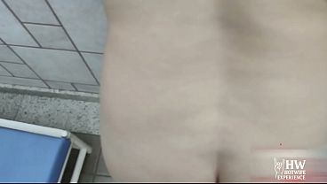 Fudeu com o vizinho do condominio na piscina. Casada gostosa e safada, nao resiste o volume do pau do vizinho e pode com ele na piscina.