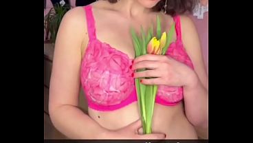 Predvadzanie podprseniek a spodneho pr&aacute_dla na predajni