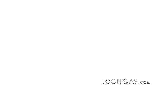 Sexy pornstar jock Jackson Reed deepthroats big thick cock